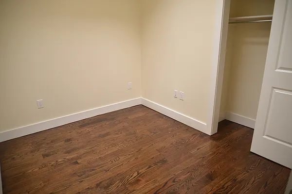 Rented by MNS | media 33