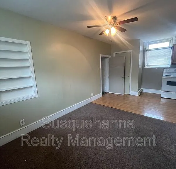 134 College Ave — Photo 4
