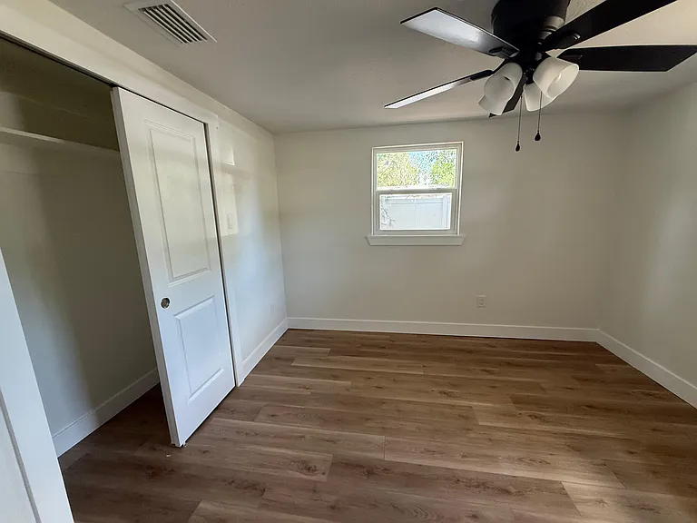 4930 72nd St N #1 — Photo 5