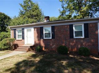 210 E J St, Newton, NC 28658