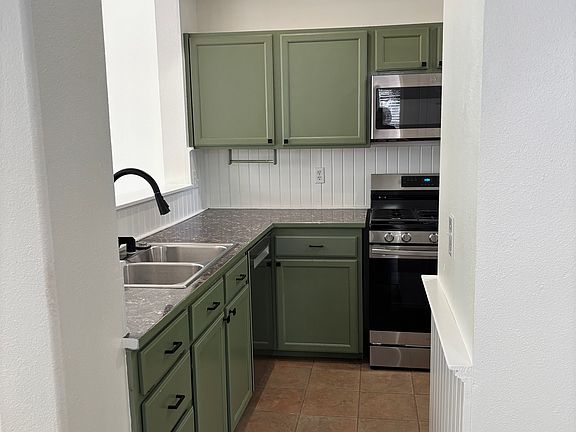 Another view of the kitchen.