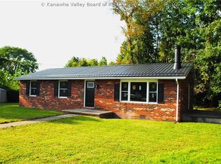 4 Shawnee Acres, Dunbar, WV 25064