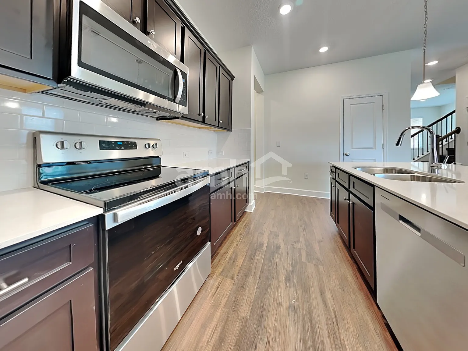 4 bed, 2.5 bath, 2078 sqft, $2,610 — Photo 3