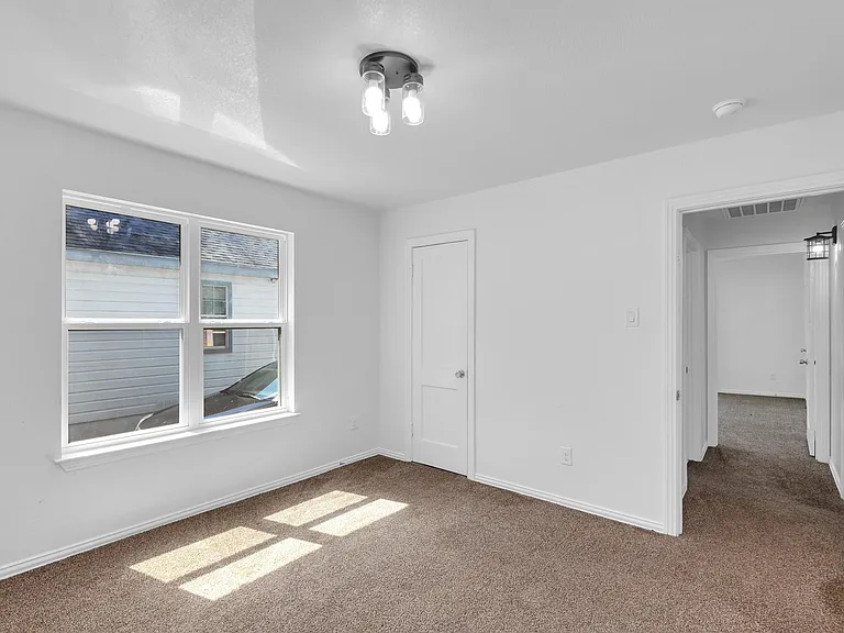 818 N Virginia St — Photo 10