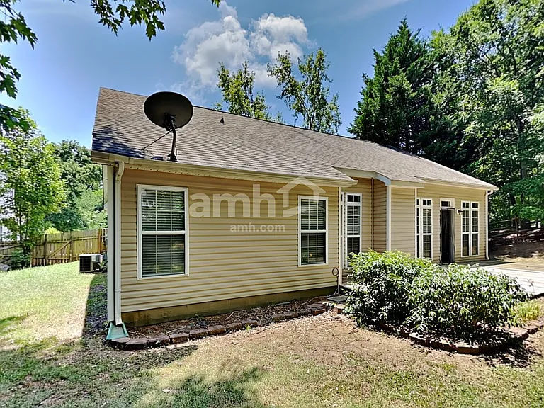 1720 Silverberry Ct — Photo 21