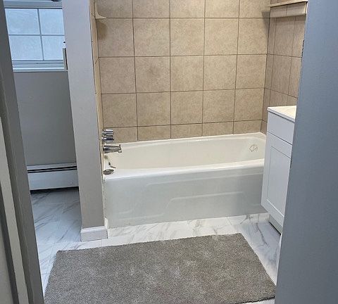 4th image of 1004 Oakmont Ave APT 3