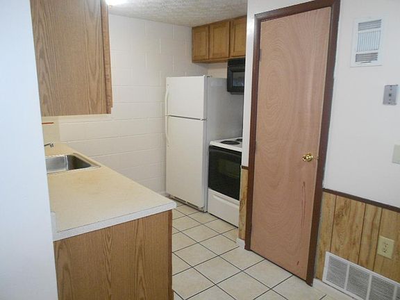 4th image of 243 W 9th Ave
