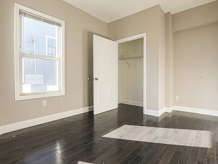 77 Linden St #1 — Photo 9