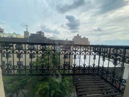 Rented by Corcoran | media 17