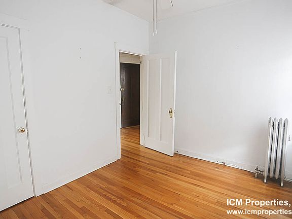 3rd image of 5102 N Winchester Ave #1