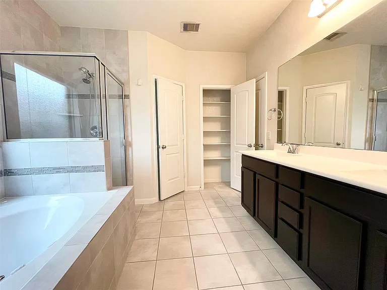 3010 Overbrook Meadow Ln — Photo 17