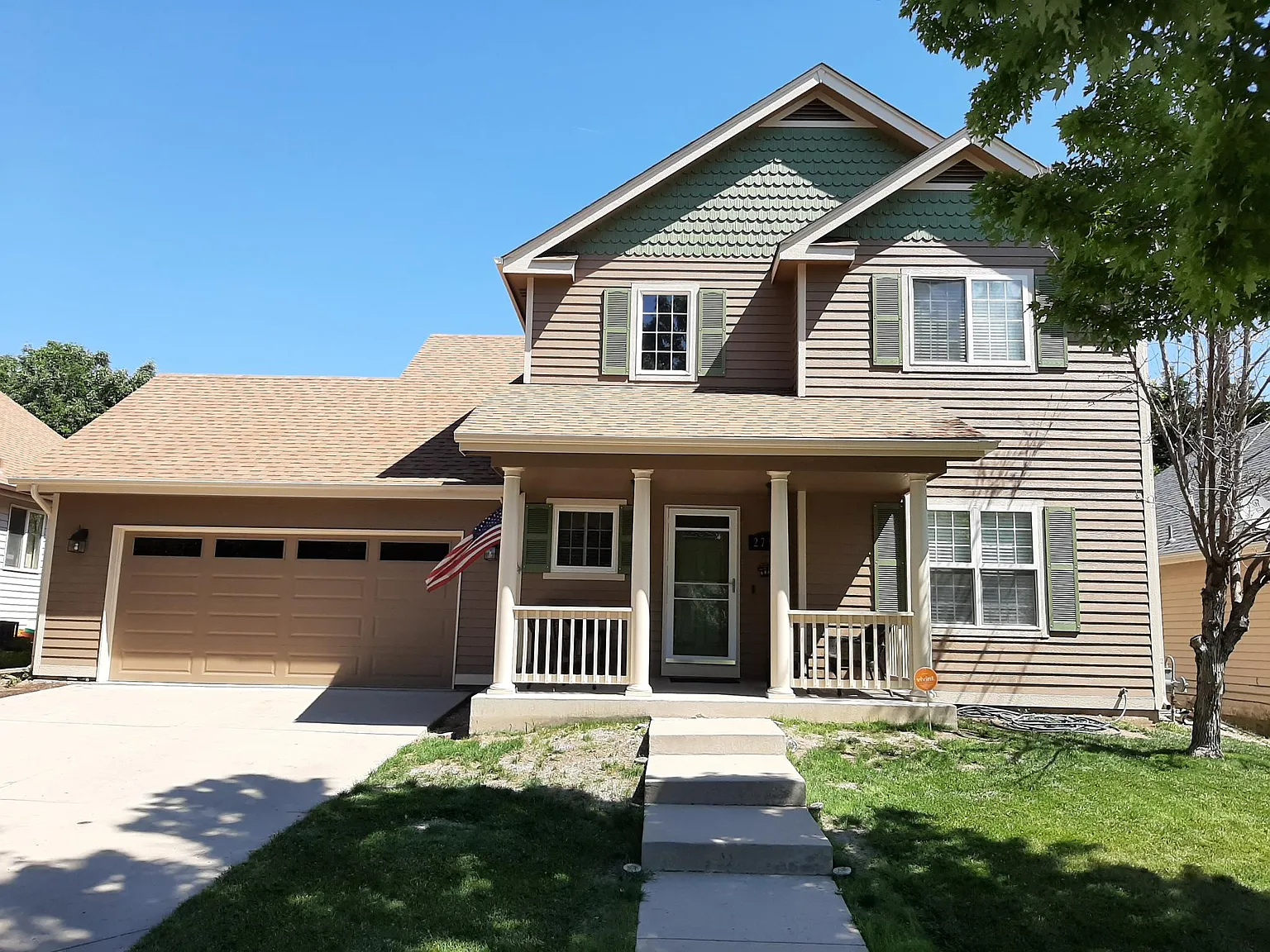 4 bed, 3.5 bath, 2200 sqft, $3,200 — Photo 1