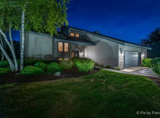 5104 Hickory Ln, McHenry, IL 60051