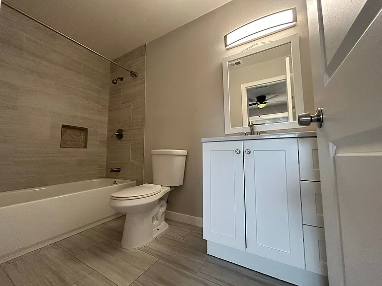 5402 Villas Dr — Photo 16
