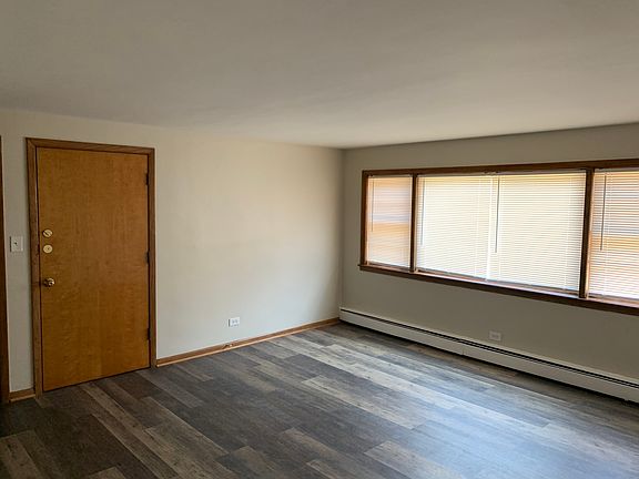 3rd image of 2754 N Oak Park Ave APT Gs