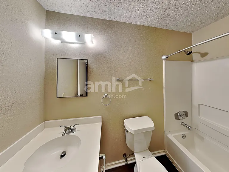 8066 Chestnut Cape Dr — Photo 12