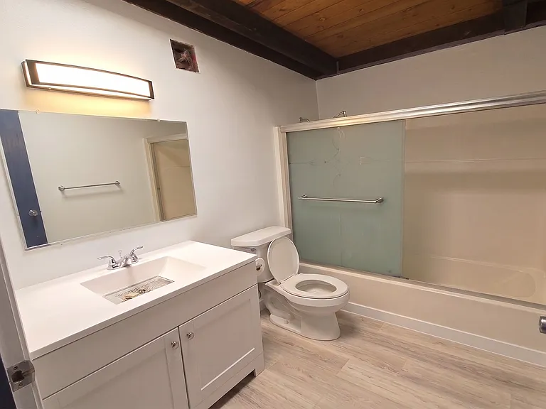 915 E Blithedale Ave — Photo 6