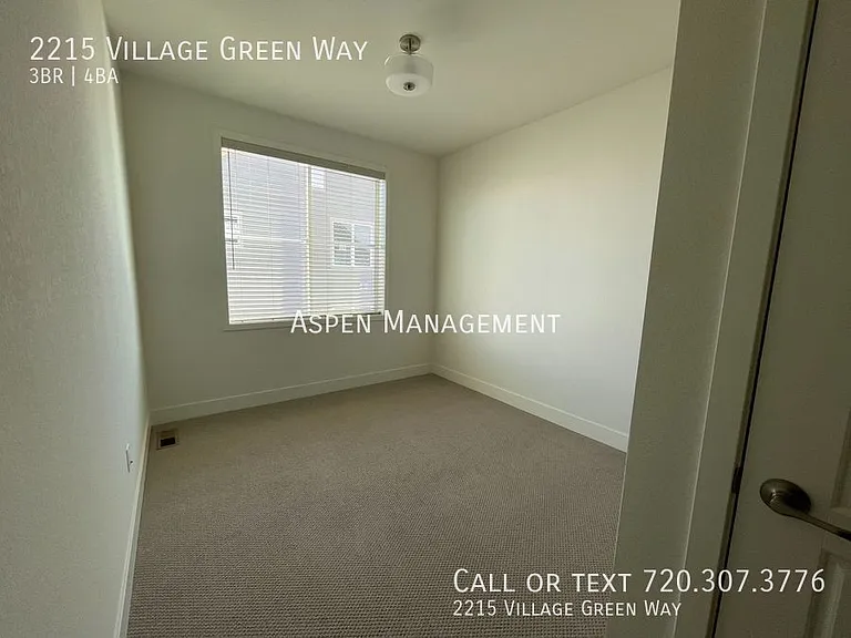 2215 Village Green Way — Photo 12