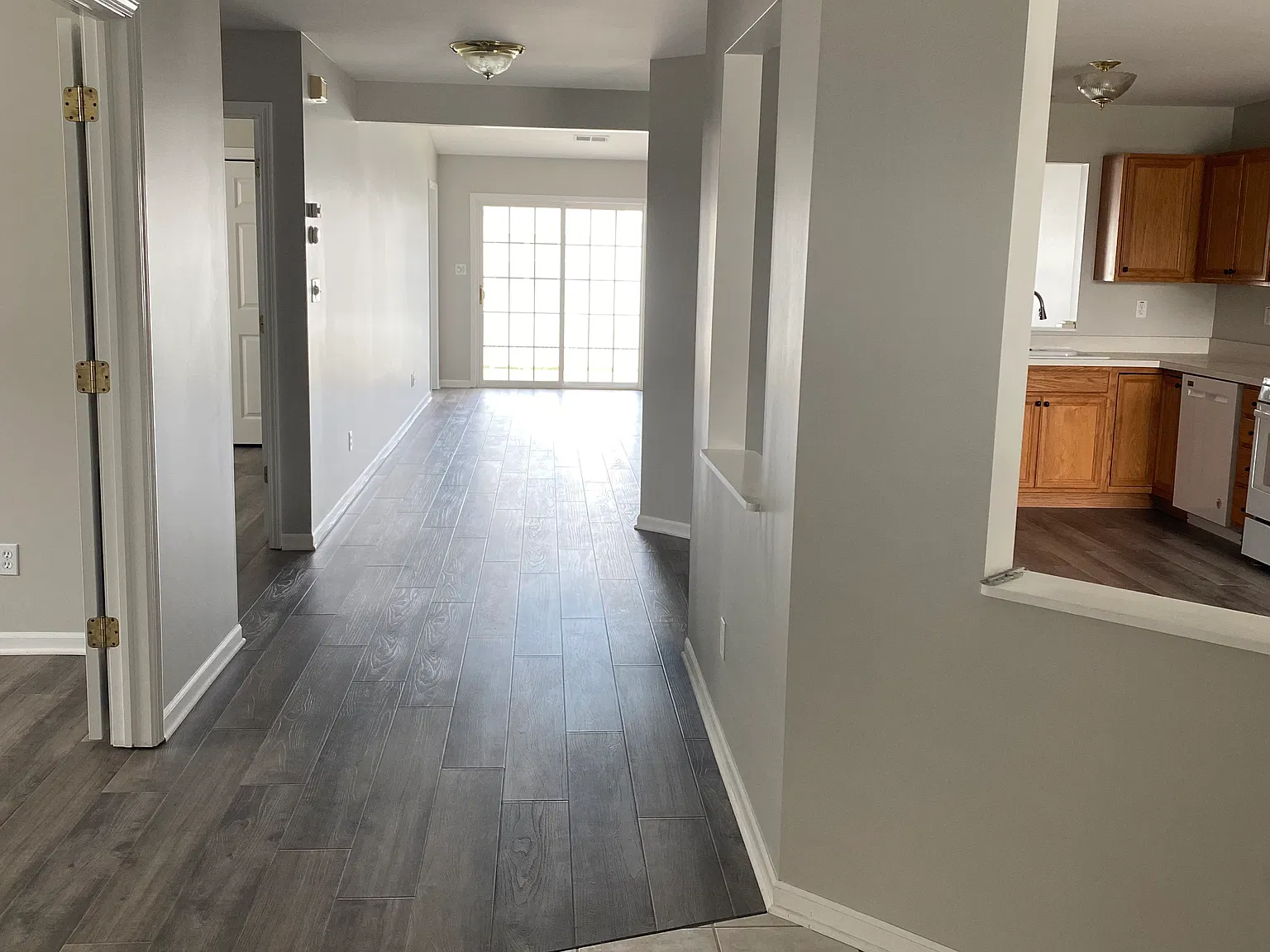 3 bed, 1670 sqft, $2,400 — Photo 2