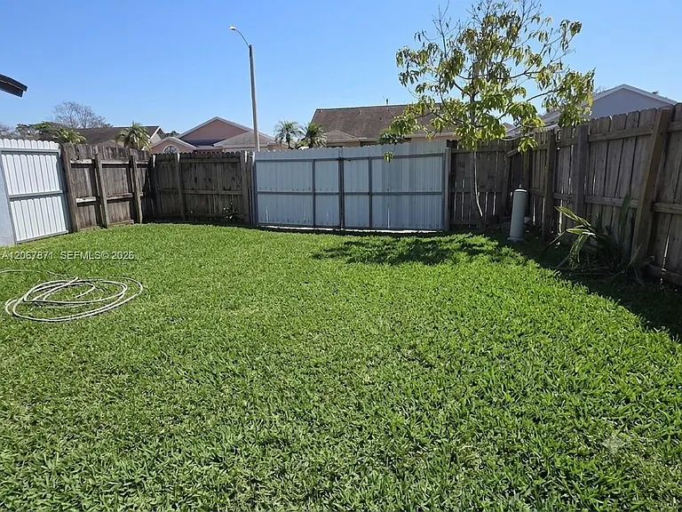 15238 SW 58th Ter — Photo 17
