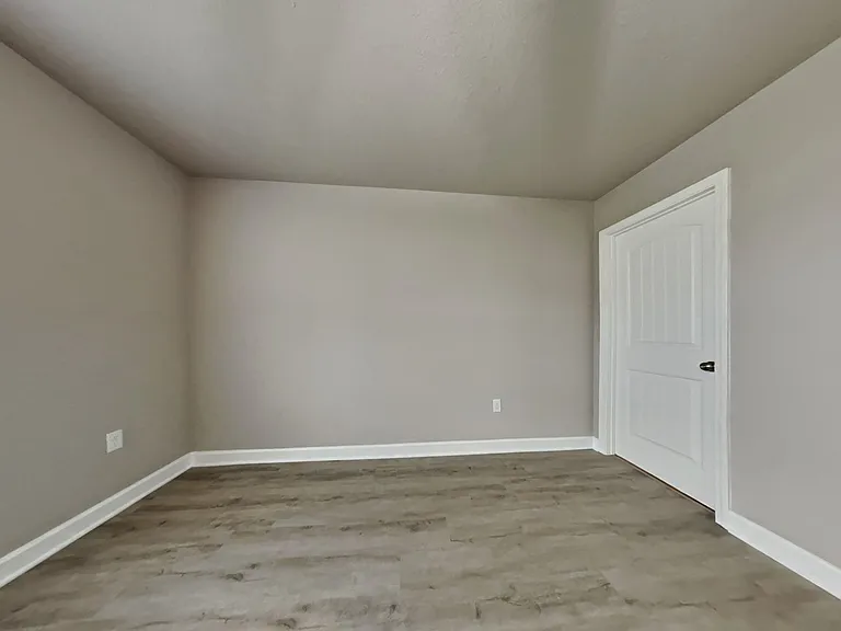 203 Lily St — Photo 13