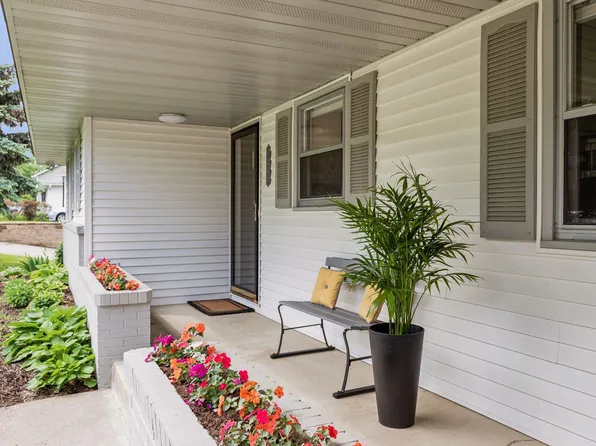 1248 Long Lake Rd, New Brighton, MN 55112