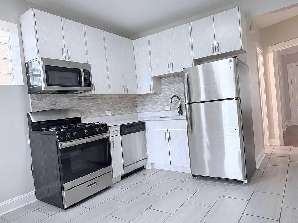 1st image of 3712-14 W Belmont Ave #1R