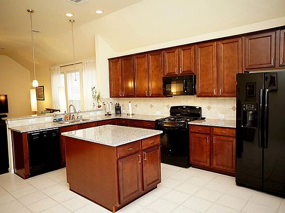 4th image of 14906 Diane Manor Ln