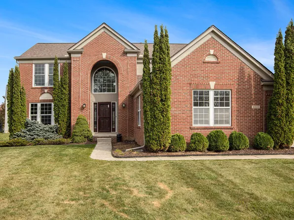 8215 Hummingbird Dr, Ypsilanti, MI 48197
