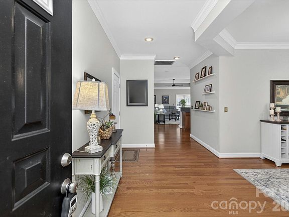 5th image of 1047 Curry Way