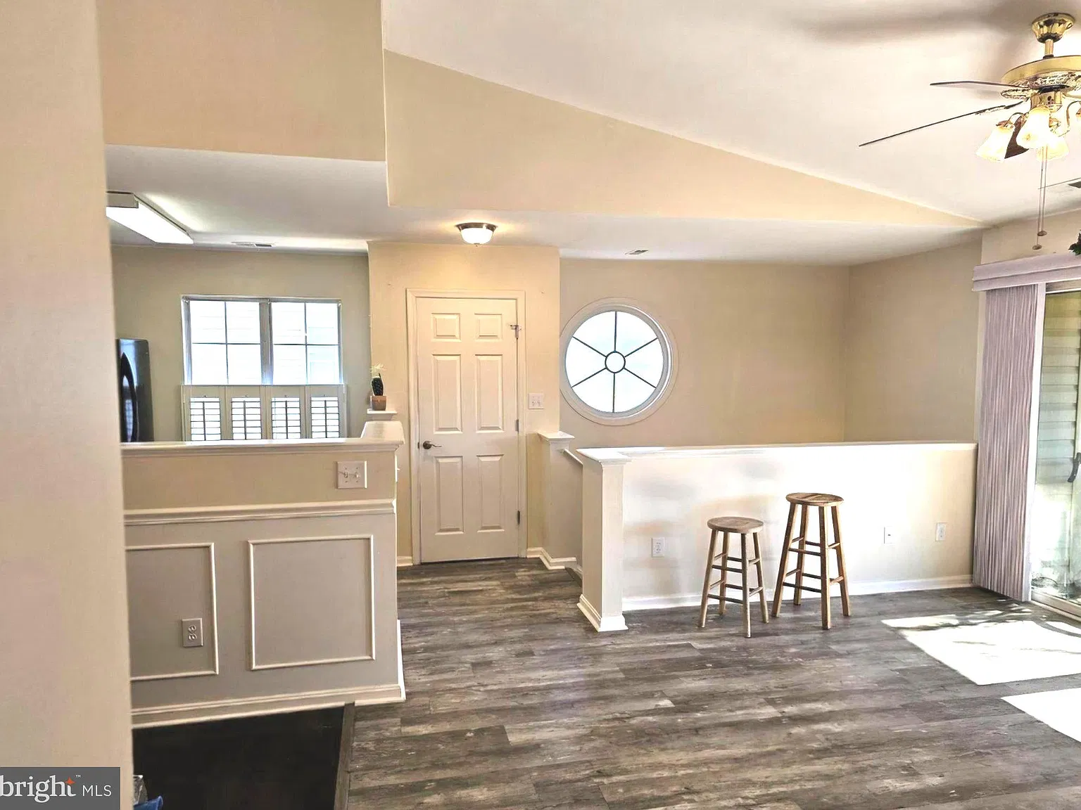 2 bed, 2.0 bath, 936 sqft, $2,000 — Photo 1