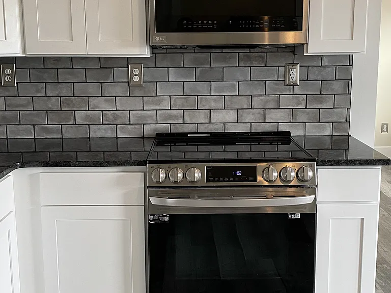 3 Negus St #3L — Photo 20