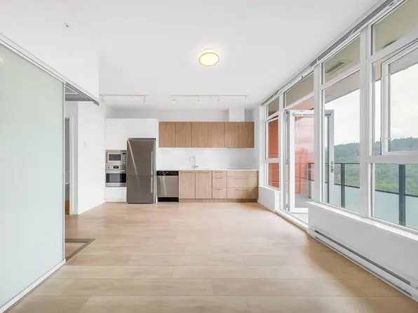691 North Rd #806, Coquitlam, BC V3J 0H9