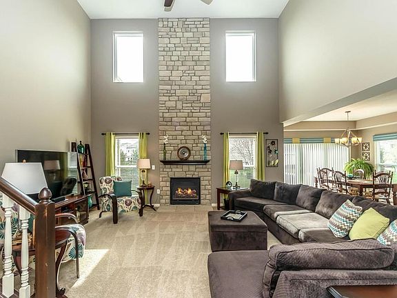 4th image of 805 Maple Vista Dr