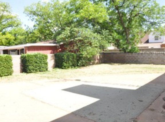 2nd image of 1302 E Tate St