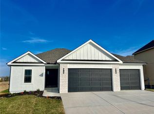 524 Skyview Ln, Liberty, MO 64068