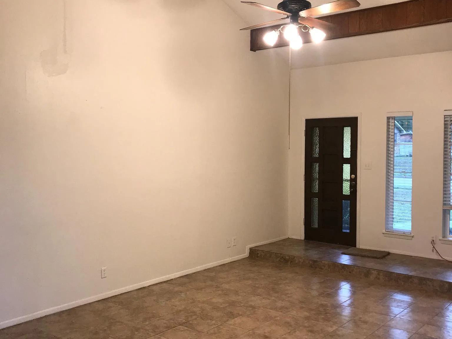 2 bed, 1030 sqft, $1,600 — Photo 4