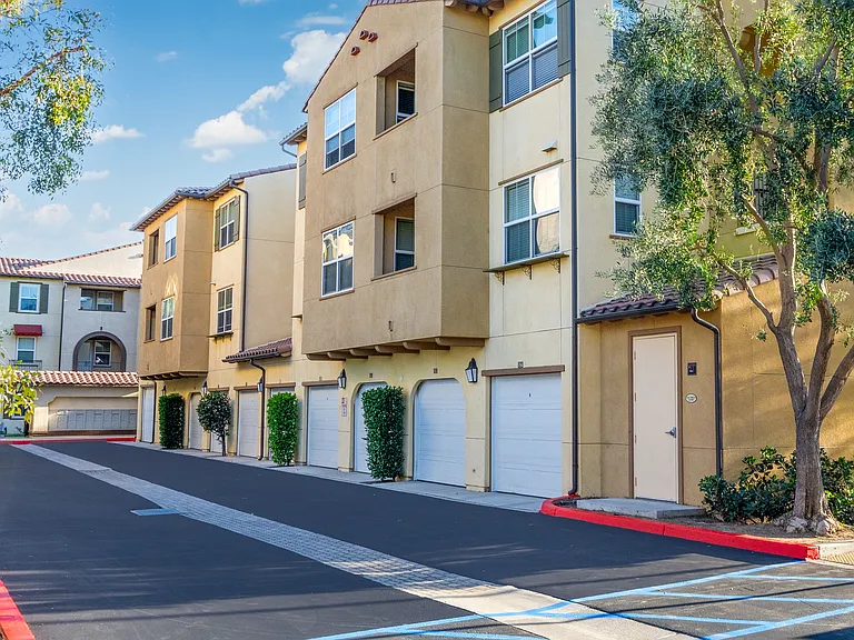 Paseos At Magnolia Luxury Apartments Homes — Photo 77