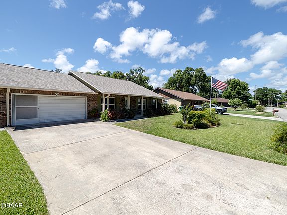 3rd image of 627 Cherokee Ln