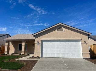 654 W Red Oak Ave S, Porterville, CA