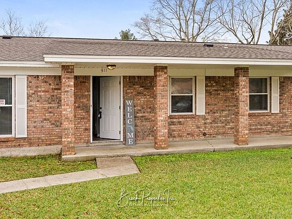 2nd image of 511 Dartmoor Ln