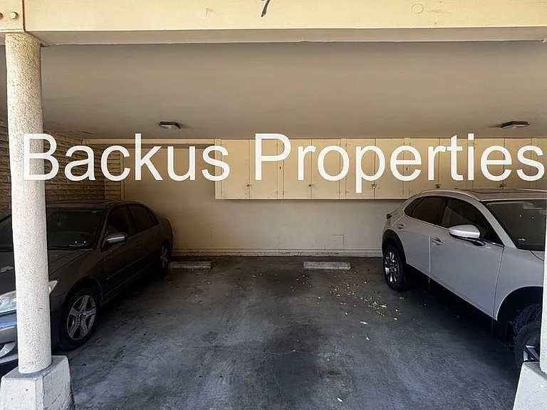 Iverson St 940 — Photo 14