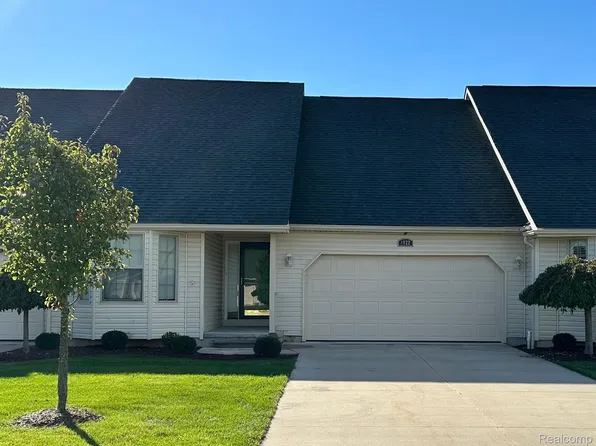 1922 Kenneth F Brown Ct, Imlay City, MI 48444
