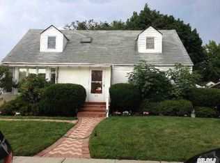 311 Claflin Blvd, Franklin Square, NY 11010