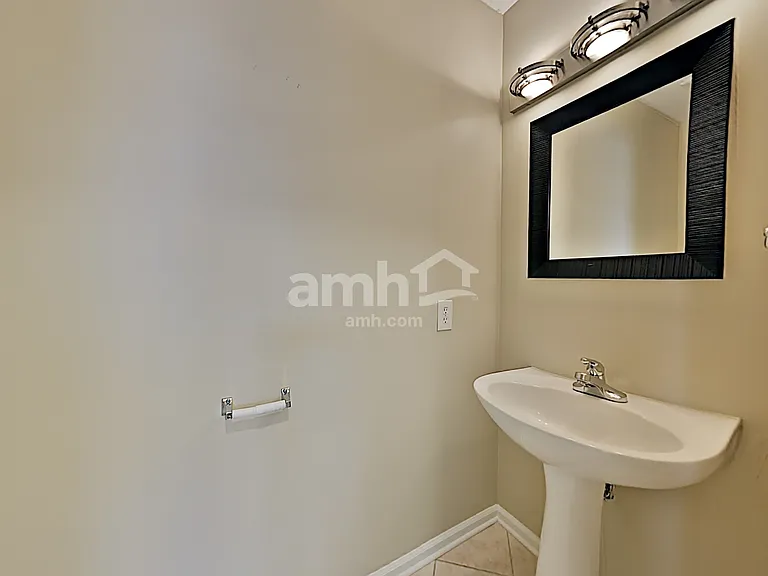 6013 Gallant Ln — Photo 9