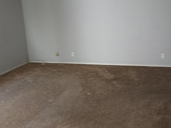 4th image of 126 Greenbriar Townhouse Way