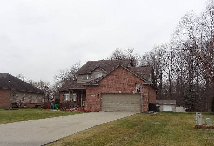 2nd image of 3043 Wexford Cir