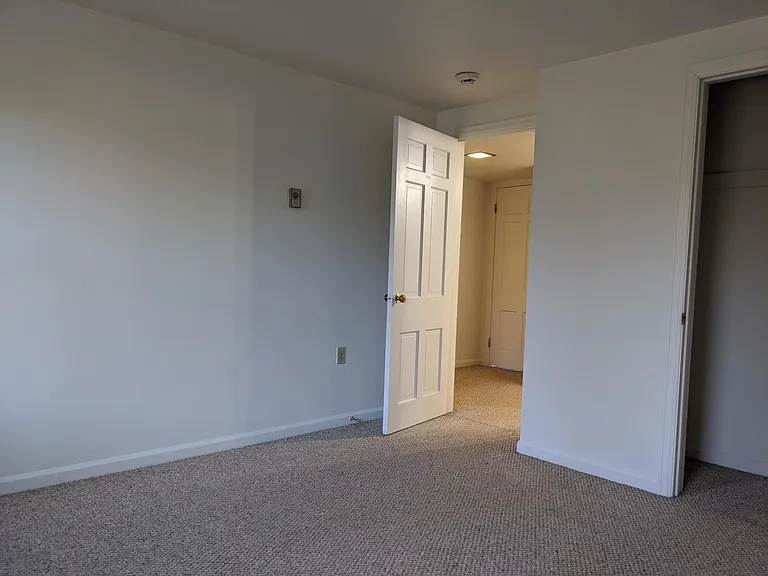 348 College St — Photo 40