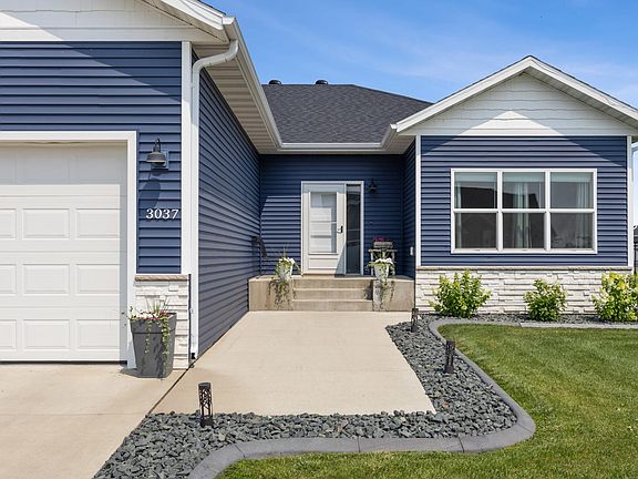 3rd image of 3037 Prairie Farms Cir S