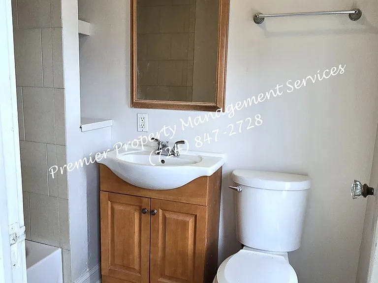 331 W North St — Photo 12